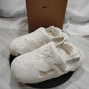 NEW Nike Women's Calm Slides/Mules Sand Drift Luxerious Shaggy Faux Fur SIZE 9